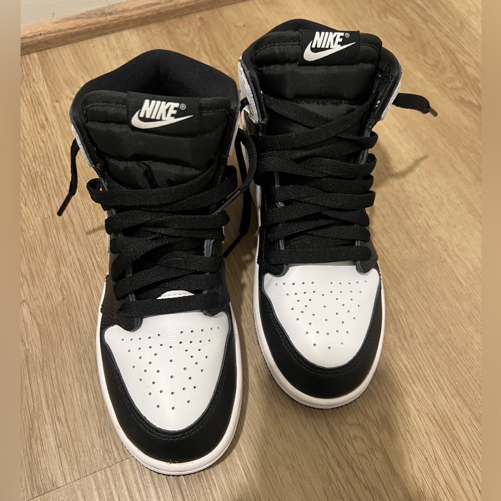 AIR JORDAN Nike Black and White Sneakers - Picture 6 of 10